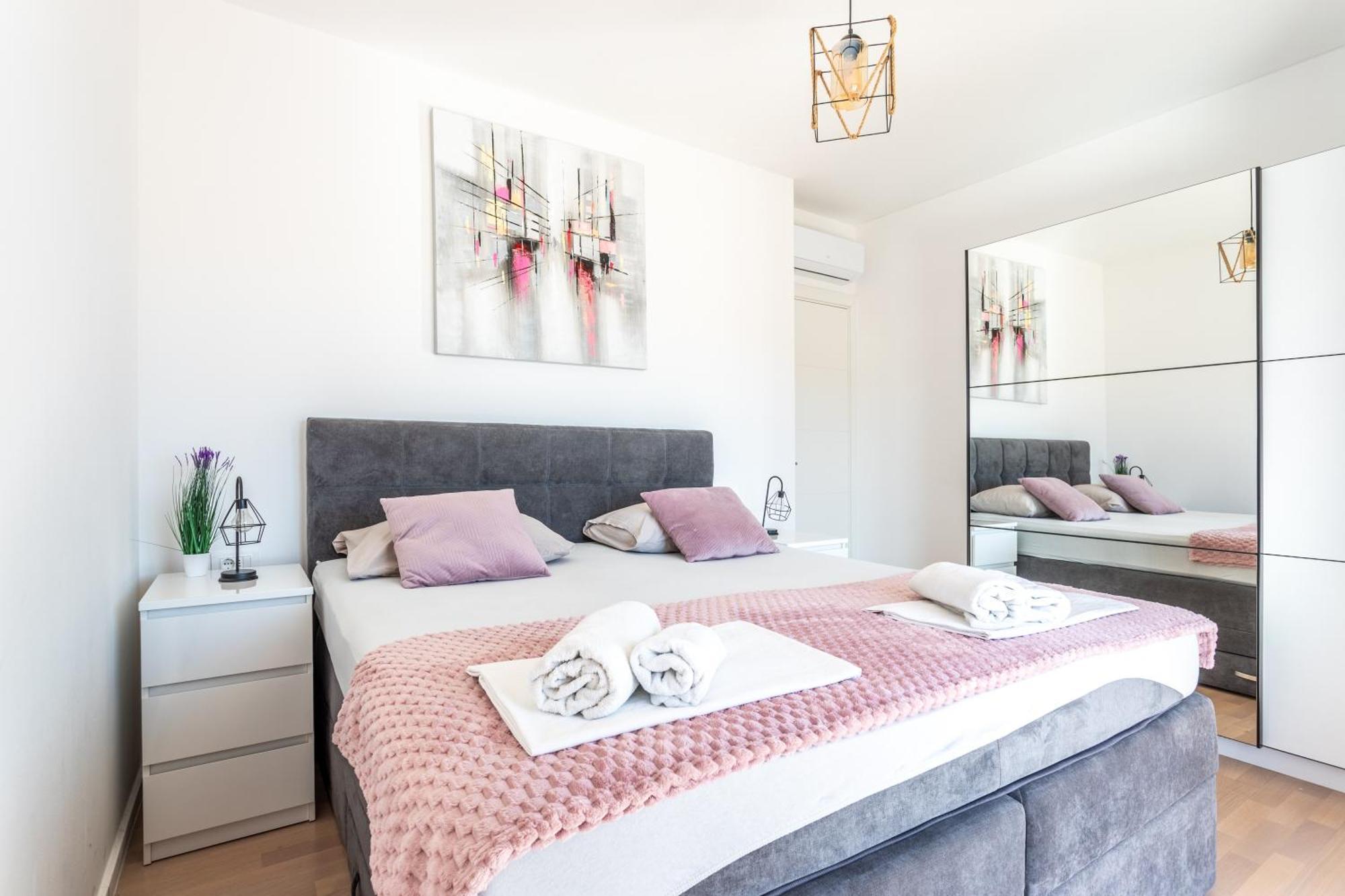 New Luxury 3-Bedroom Penthouse With Huge Terrace Split Exteriér fotografie