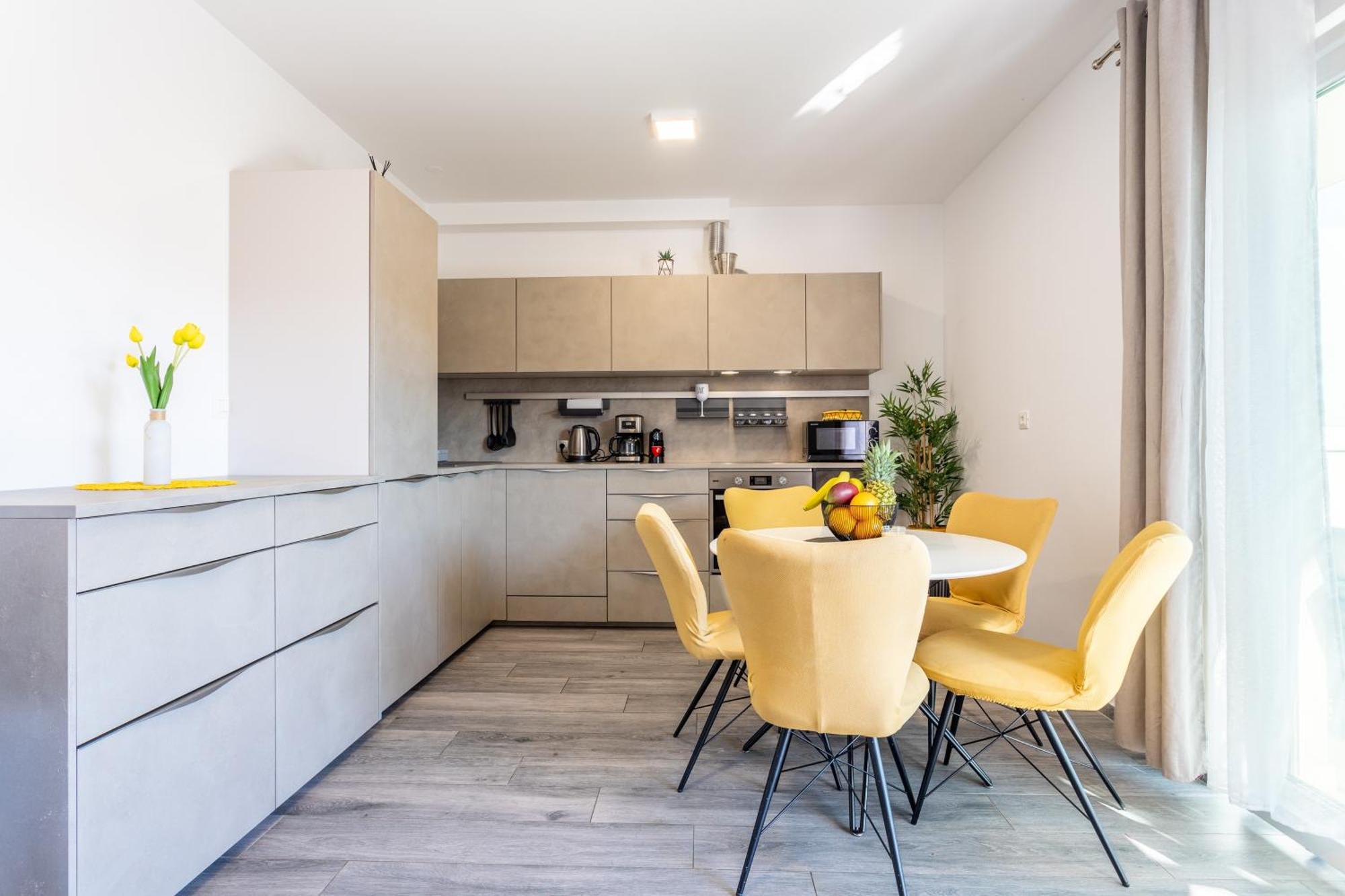 New Luxury 3-Bedroom Penthouse With Huge Terrace Split Exteriér fotografie