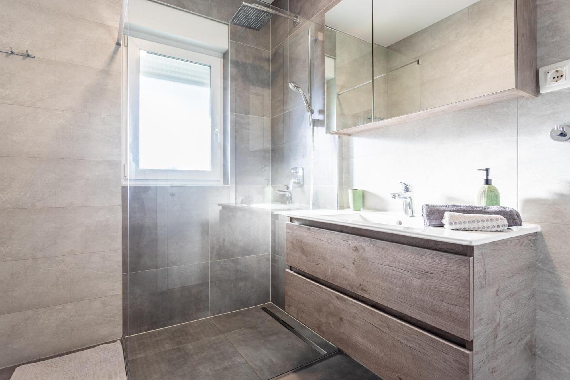 New Luxury 3-Bedroom Penthouse With Huge Terrace Split Exteriér fotografie