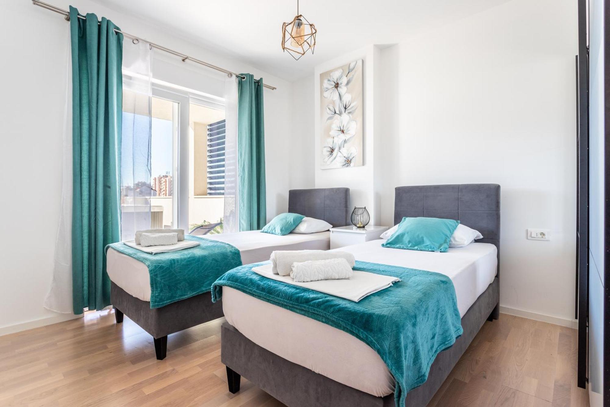 New Luxury 3-Bedroom Penthouse With Huge Terrace Split Exteriér fotografie