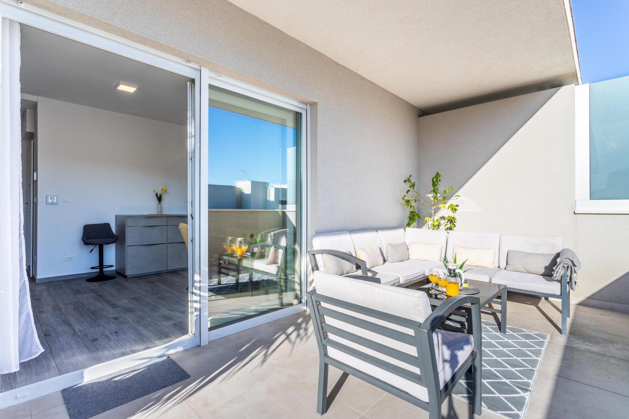 New Luxury 3-Bedroom Penthouse With Huge Terrace Split Exteriér fotografie